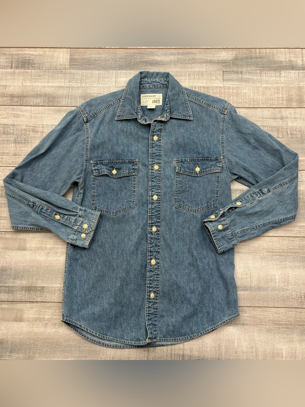 Vintage Eddie Bauer 1920 Blue Denim Button Up Shirt Men’s Size Small Cotton